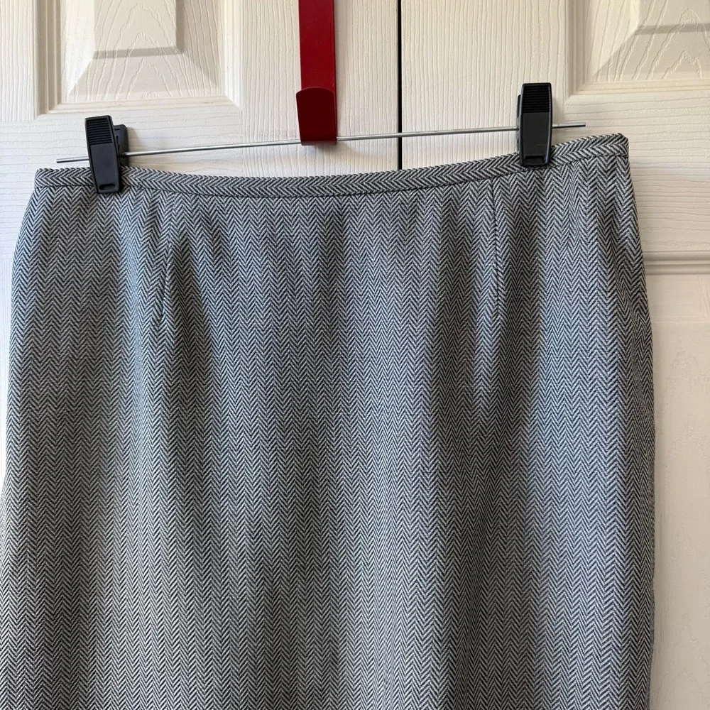 Lafayette 148 Herringbone Wool Blend Lined Pencil Skirt Women’s size 8